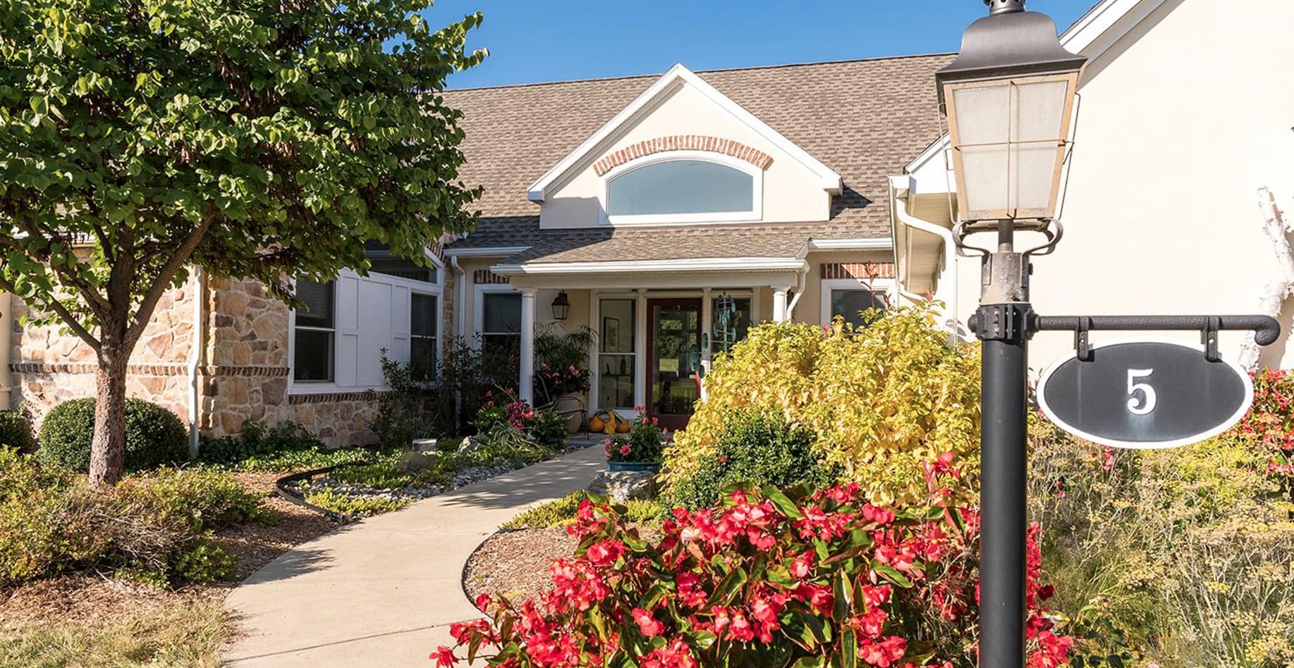 Gaelsong front exterior